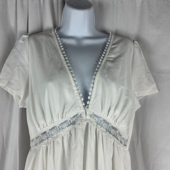 Elegant Shein White Maxi Gown With Lace Trim And V-Neckline - Size M - Picture 2 of 7